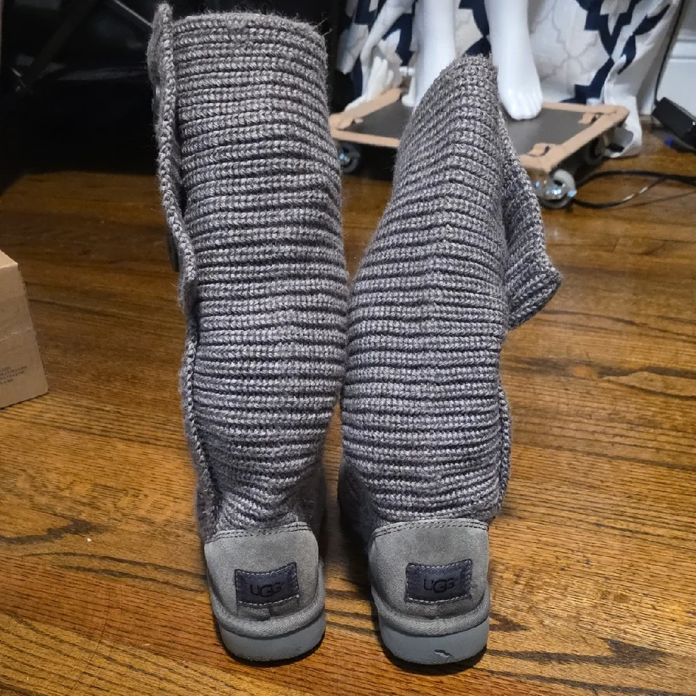 UGG Gray Knit Boots - Picture 3 of 5